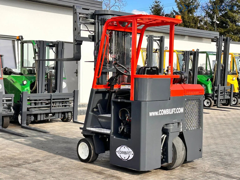 Combilift C3000CB / LPG / TRIPLEX / 5500MM / FREE LIFT / FORK SHIFT / POSITIONER C3000CB / LPG / TRIPLEX / 5500MM / FREE LIFT / FORK SHIFT - Чотириходовий річ-трак: фото 3 Combilift C3000CB / LPG / TRIPLEX / 5500MM / FREE LIFT / FORK SHIFT / POSITIONER C3000CB / LPG / TRIPLEX / 5500MM / FREE LIFT / FORK SHIFT - Чотириходовий річ-трак: фото 3