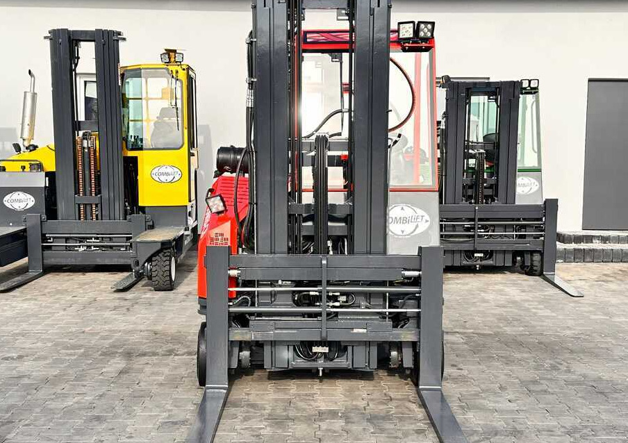 Combilift C3000CB / LPG / TRIPLEX / 5500MM / FREE LIFT / SIDE SHIFT + FORK POSITIONER / LIKE NEW - Чотириходовий річ-трак: фото 3 Combilift C3000CB / LPG / TRIPLEX / 5500MM / FREE LIFT / SIDE SHIFT + FORK POSITIONER / LIKE NEW - Чотириходовий річ-трак: фото 3