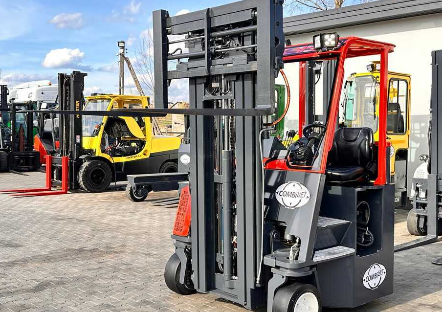 Combilift C3000CB / LPG / TRIPLEX / 5500MM / FREE LIFT / SIDE SHIFT + FORK POSITIONER / LIKE NEW - Чотириходовий річ-трак: фото 2 Combilift C3000CB / LPG / TRIPLEX / 5500MM / FREE LIFT / SIDE SHIFT + FORK POSITIONER / LIKE NEW - Чотириходовий річ-трак: фото 2