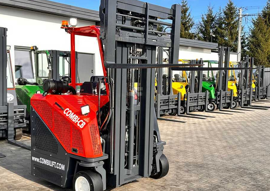 Combilift C3000CB / LPG / TRIPLEX / 5500MM / FREE LIFT / SIDE SHIFT + FORK POSITIONER / LIKE NEW - Чотириходовий річ-трак: фото 3 Combilift C3000CB / LPG / TRIPLEX / 5500MM / FREE LIFT / SIDE SHIFT + FORK POSITIONER / LIKE NEW - Чотириходовий річ-трак: фото 3
