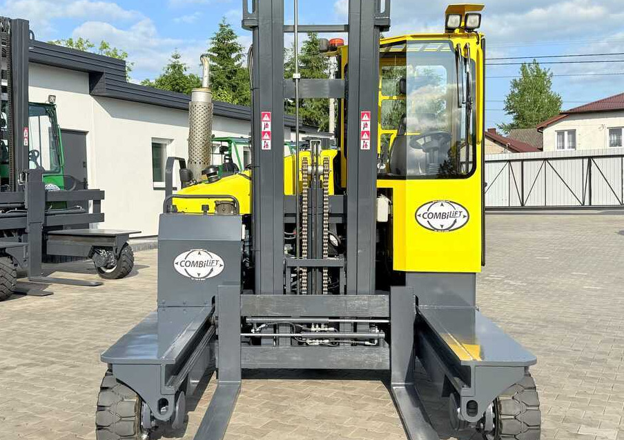 Combilift C4000 / DIESEL / DUPLEX - 4100MM / POSITIONER / ONLY 2951 MTH / LIKE NEW - Чотириходовий річ-трак: фото 3 Combilift C4000 / DIESEL / DUPLEX - 4100MM / POSITIONER / ONLY 2951 MTH / LIKE NEW - Чотириходовий річ-трак: фото 3
