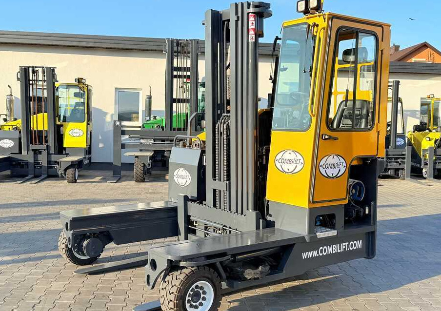 Combilift C4000 / GAS / TRIPLEX – 5600MM / FREE LIFT / FORK SIDESHIFT / LIKE NEW - Чотириходовий річ-трак: фото 2 Combilift C4000 / GAS / TRIPLEX – 5600MM / FREE LIFT / FORK SIDESHIFT / LIKE NEW - Чотириходовий річ-трак: фото 2