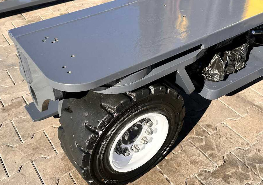 Combilift C4000 / LPG / DUPLEX / 4100MM / WEIGHT / FORK SIDE SHIFT / LIKE NEW - Чотириходовий річ-трак: фото 4 Combilift C4000 / LPG / DUPLEX / 4100MM / WEIGHT / FORK SIDE SHIFT / LIKE NEW - Чотириходовий річ-трак: фото 4