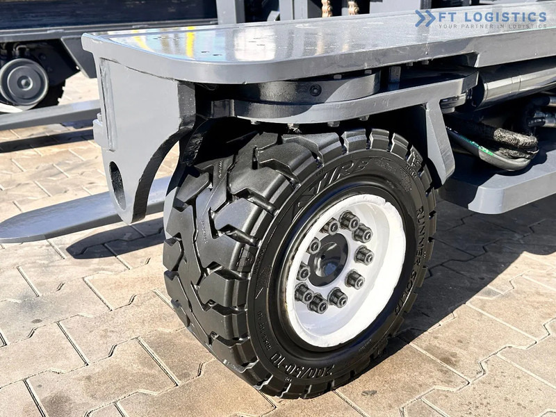 Combilift C4000 / LPG / DUPLEX / 4500MM / FREE LIFT / LIKE NEW C4000 / LPG / DUPLEX / 4500MM / FREE LIFT / LIKE NEW - Чотириходовий річ-трак: фото 4 Combilift C4000 / LPG / DUPLEX / 4500MM / FREE LIFT / LIKE NEW C4000 / LPG / DUPLEX / 4500MM / FREE LIFT / LIKE NEW - Чотириходовий річ-трак: фото 4