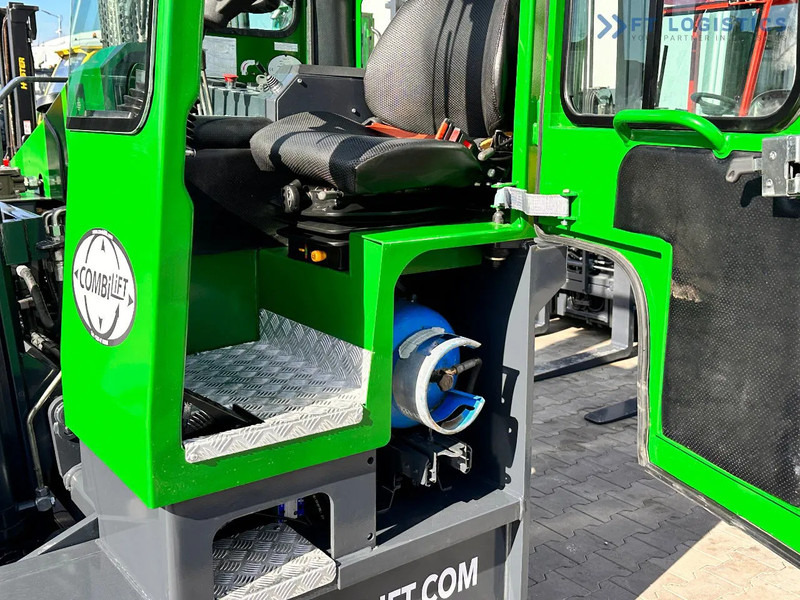 Combilift C4000 / LPG / DUPLEX / 4500MM / FREE LIFT / LIKE NEW C4000 / LPG / DUPLEX / 4500MM / FREE LIFT / LIKE NEW - Чотириходовий річ-трак: фото 5 Combilift C4000 / LPG / DUPLEX / 4500MM / FREE LIFT / LIKE NEW C4000 / LPG / DUPLEX / 4500MM / FREE LIFT / LIKE NEW - Чотириходовий річ-трак: фото 5