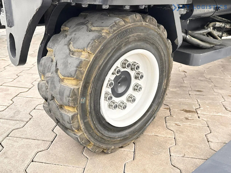 Combilift C4500 / DUPLEX / 4050MM / DIESEL / WIDE POSITIONER / FREE LIFT C4500 / DUPLEX / 4050MM / DIESEL / WIDE POSITIONER / FREE LIFT - Чотириходовий річ-трак: фото 5 Combilift C4500 / DUPLEX / 4050MM / DIESEL / WIDE POSITIONER / FREE LIFT C4500 / DUPLEX / 4050MM / DIESEL / WIDE POSITIONER / FREE LIFT - Чотириходовий річ-трак: фото 5