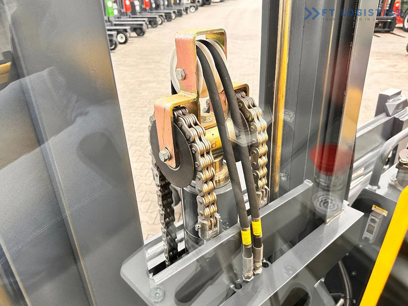 Combilift C4500 / DUPLEX / 4050MM / DIESEL / WIDE POSITIONER / FREE LIFT C4500 / DUPLEX / 4050MM / DIESEL / WIDE POSITIONER / FREE LIFT - Чотириходовий річ-трак: фото 2 Combilift C4500 / DUPLEX / 4050MM / DIESEL / WIDE POSITIONER / FREE LIFT C4500 / DUPLEX / 4050MM / DIESEL / WIDE POSITIONER / FREE LIFT - Чотириходовий річ-трак: фото 2