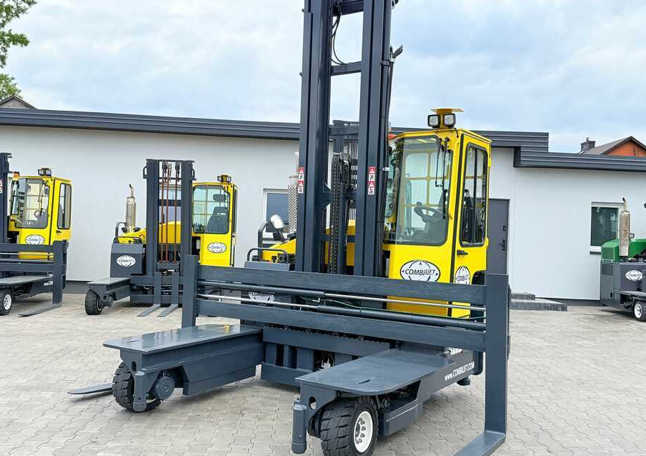 Combilift C5000 / TRIPLEX 7500MM / WIDE FORK POSITIONER / FREE LIFT / NEW TYRES / HEATED CABIN - Чотириходовий річ-трак: фото 2 Combilift C5000 / TRIPLEX 7500MM / WIDE FORK POSITIONER / FREE LIFT / NEW TYRES / HEATED CABIN - Чотириходовий річ-трак: фото 2