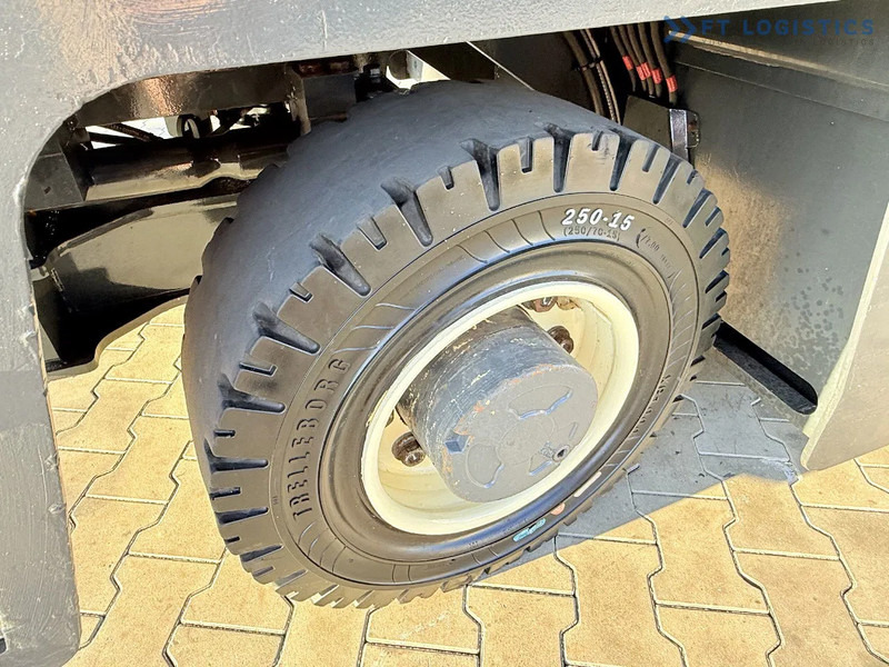 Навантажувач боковий Combilift C5000FSL / DIESEL / DUPLEX - 4000MM / FREE-LIFT / CABIN / A wide range of four-way and side loaders, tailored to diverse needs a: фото 8 Навантажувач боковий Combilift C5000FSL / DIESEL / DUPLEX - 4000MM / FREE-LIFT / CABIN / A wide range of four-way and side loaders, tailored to diverse needs a: фото 8