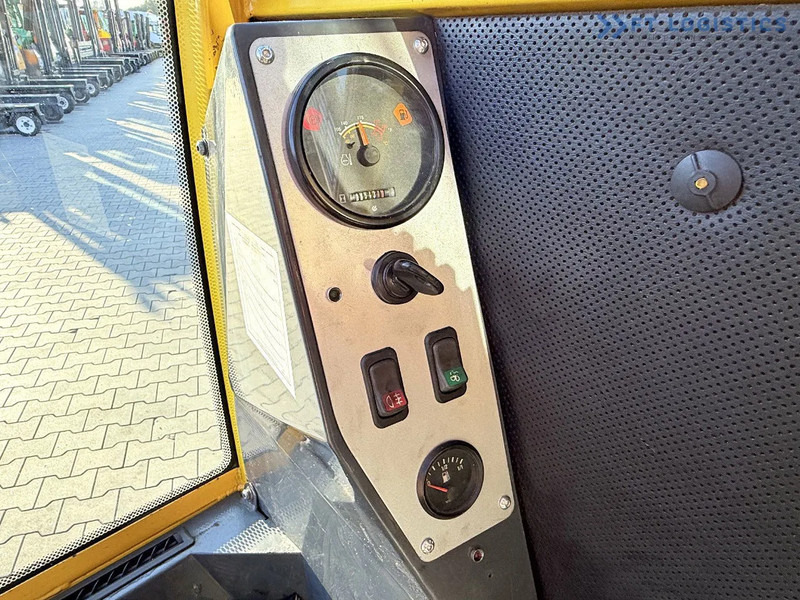 Навантажувач боковий Combilift C5000FSL / DIESEL / DUPLEX - 4000MM / FREE-LIFT / CABIN / A wide range of four-way and side loaders, tailored to diverse needs a: фото 11 Навантажувач боковий Combilift C5000FSL / DIESEL / DUPLEX - 4000MM / FREE-LIFT / CABIN / A wide range of four-way and side loaders, tailored to diverse needs a: фото 11