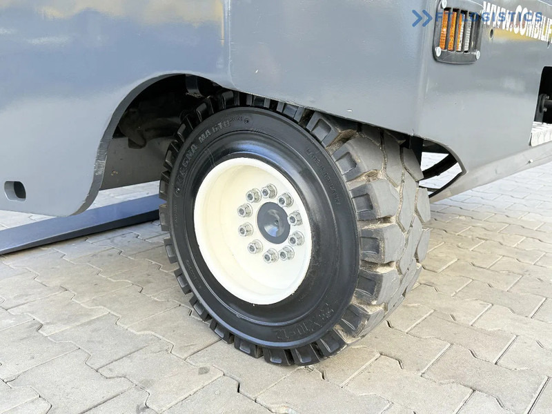 Combilift C5000SR / DIESEL / TRIPLEX MAST – 6100 MM / FORK POSITIONER / FULL CABIN C5000SR / DIESEL / TRIPLEX MAST – 6100 MM / FORK POSITI - Навантажувач боковий: фото 4 Combilift C5000SR / DIESEL / TRIPLEX MAST – 6100 MM / FORK POSITIONER / FULL CABIN C5000SR / DIESEL / TRIPLEX MAST – 6100 MM / FORK POSITI - Навантажувач боковий: фото 4