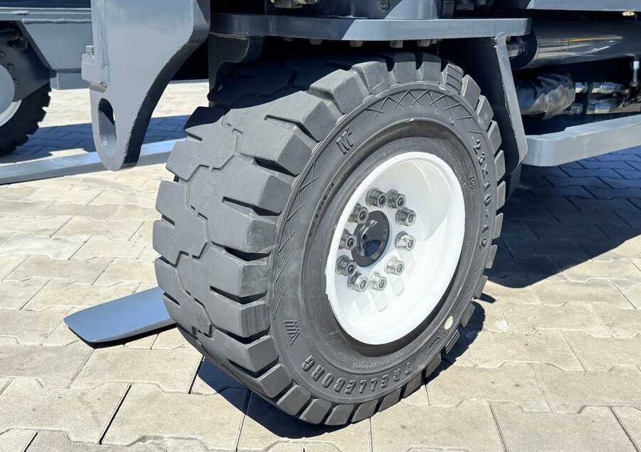 Combilift C5000XL / DIESEL / DUPLEX - 5500MM / FULL CABIN / NEW TYRES / HEATING - Чотириходовий річ-трак: фото 2 Combilift C5000XL / DIESEL / DUPLEX - 5500MM / FULL CABIN / NEW TYRES / HEATING - Чотириходовий річ-трак: фото 2