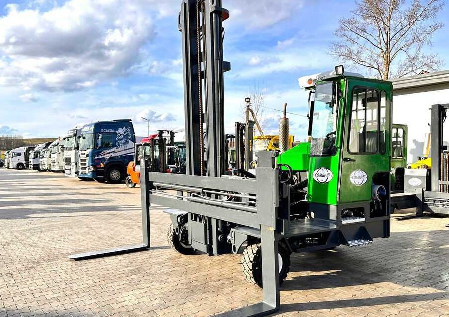 Combilift C5000XL / LPG / AIR CONDITIONING / WIDE POSITIONER / DUPLEX MAST / ADJUSTABLE FORKS / NEW TIRES / EXCELLENT CONDITION! - Чотириходовий річ-трак: фото 1 Combilift C5000XL / LPG / AIR CONDITIONING / WIDE POSITIONER / DUPLEX MAST / ADJUSTABLE FORKS / NEW TIRES / EXCELLENT CONDITION! - Чотириходовий річ-трак: фото 1