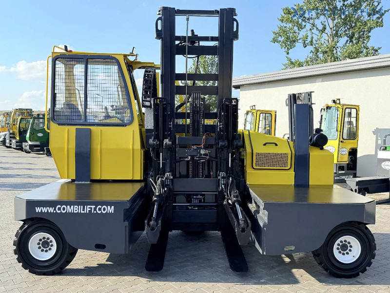 Combilift C6000SR / DUPLEX / 4200MM / LOAD CLAMP ON FORKS / FREE LIFT / DIESEL / POSITIONER / NEW TIRES / LIKE NEW / Wide range of four-wa - Чотириходовий річ-трак: фото 3 Combilift C6000SR / DUPLEX / 4200MM / LOAD CLAMP ON FORKS / FREE LIFT / DIESEL / POSITIONER / NEW TIRES / LIKE NEW / Wide range of four-wa - Чотириходовий річ-трак: фото 3