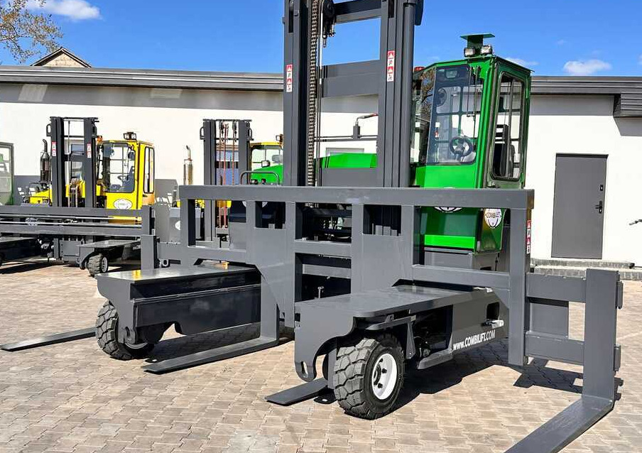Combilift C8000 / DIESEL / 4600MM / DUPLEX / POSITIONER 5000MM / KUBOTA / EXCELLENT CONDITION - Чотириходовий річ-трак: фото 3 Combilift C8000 / DIESEL / 4600MM / DUPLEX / POSITIONER 5000MM / KUBOTA / EXCELLENT CONDITION - Чотириходовий річ-трак: фото 3
