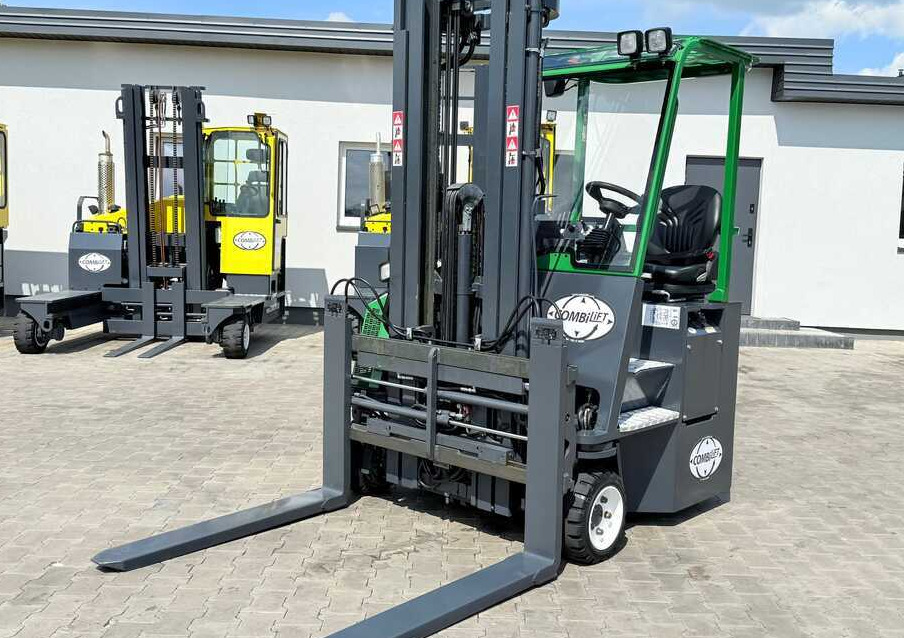 Combilift CB2500 / DIESEL / EXTENDABLE FORKS / TRIPLEX / 5500MM / FREE LIFT / SIDE SHIFT / FORK POSITIONER / LIKE NEW - Чотириходовий річ-трак: фото 1 Combilift CB2500 / DIESEL / EXTENDABLE FORKS / TRIPLEX / 5500MM / FREE LIFT / SIDE SHIFT / FORK POSITIONER / LIKE NEW - Чотириходовий річ-трак: фото 1