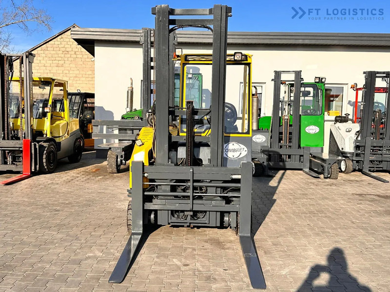 Combilift CB3000 / LPG / DUPLEX / 4000MM / FREE LIFT / NEW TIRES / LIKE NEW CB3000 / LPG / DUPLEX / 4000MM / FREE LIFT / NEW TIRES / LIKE - Чотириходовий річ-трак: фото 3 Combilift CB3000 / LPG / DUPLEX / 4000MM / FREE LIFT / NEW TIRES / LIKE NEW CB3000 / LPG / DUPLEX / 4000MM / FREE LIFT / NEW TIRES / LIKE - Чотириходовий річ-трак: фото 3