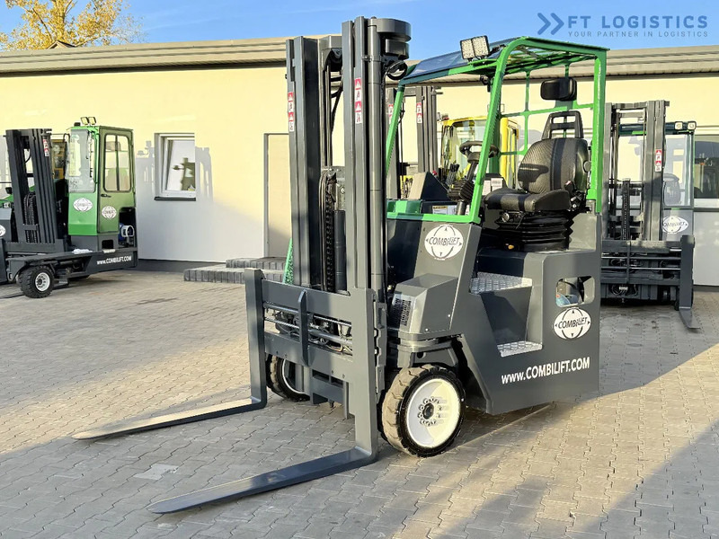 Combilift CB4000 / GAS / TRIPLEX 5200MM / FREE LIFT / FORK POSITIONER / SIDE SHIFT / EXCELLENT CONDITION / Wide range of four-way and side - Чотириходовий річ-трак: фото 1 Combilift CB4000 / GAS / TRIPLEX 5200MM / FREE LIFT / FORK POSITIONER / SIDE SHIFT / EXCELLENT CONDITION / Wide range of four-way and side - Чотириходовий річ-трак: фото 1