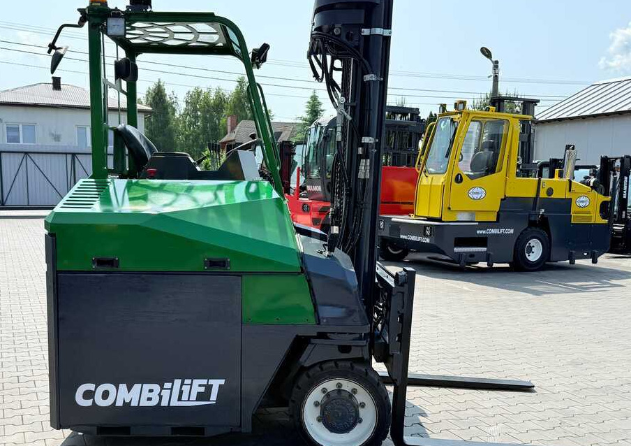 Combilift CBE4000 / TRIPLEX / 5200 / FREE-LIFT - Чотириходовий річ-трак: фото 3 Combilift CBE4000 / TRIPLEX / 5200 / FREE-LIFT - Чотириходовий річ-трак: фото 3