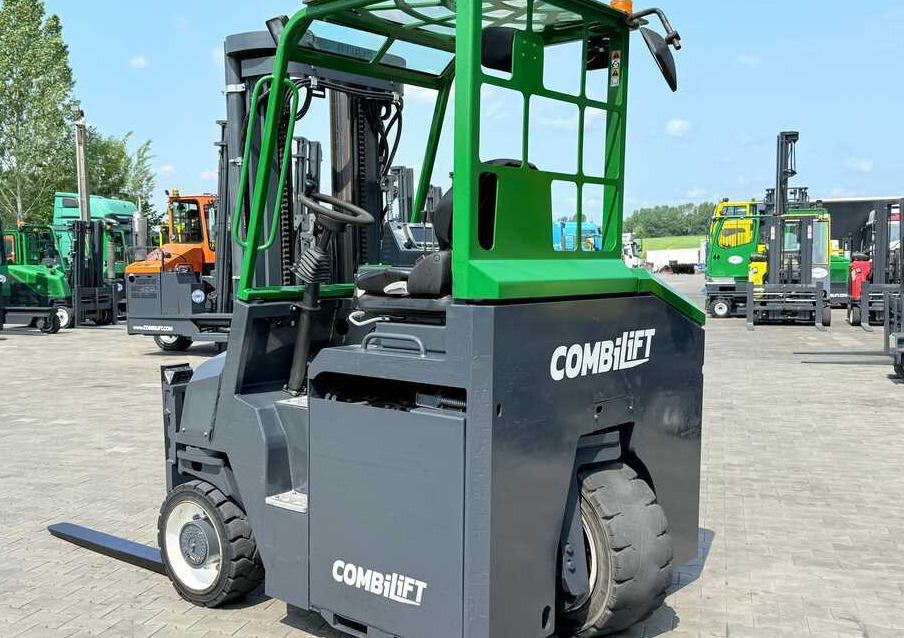 Combilift CBE4000 / TRIPLEX / 5200 / FREE-LIFT - Чотириходовий річ-трак: фото 5 Combilift CBE4000 / TRIPLEX / 5200 / FREE-LIFT - Чотириходовий річ-трак: фото 5