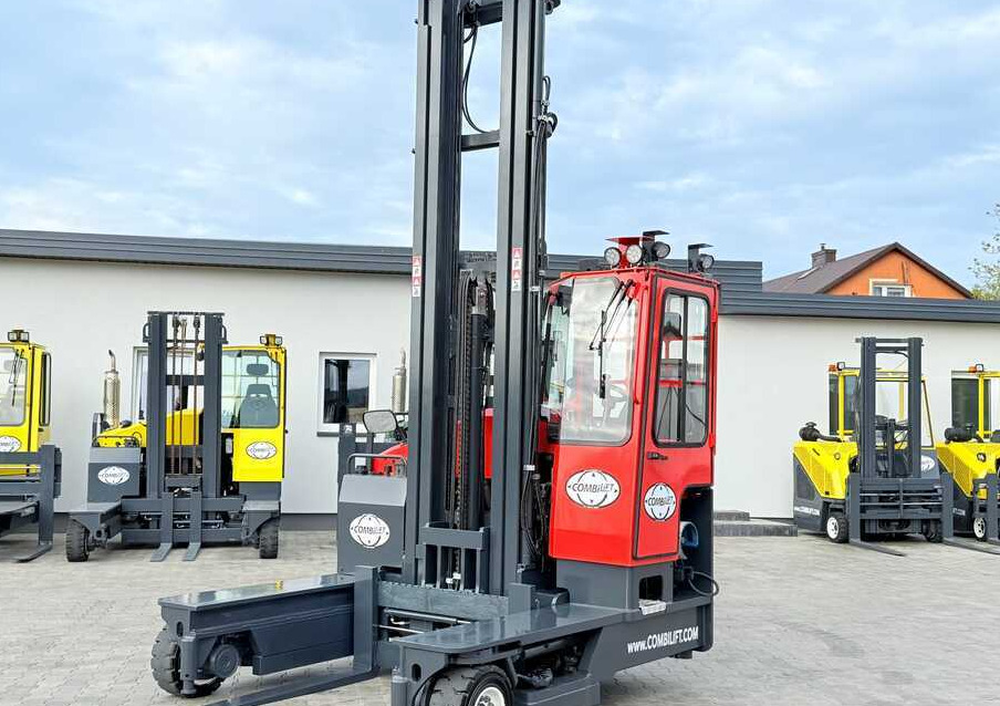 Combilift COMBILIFT C4000 – TRIPLEX 9300 mm – Year 2017 – GAS – FREE LIFT – FORK SIDE SHIFT – CONDITION 5/5 - Чотириходовий річ-трак: фото 1 Combilift COMBILIFT C4000 – TRIPLEX 9300 mm – Year 2017 – GAS – FREE LIFT – FORK SIDE SHIFT – CONDITION 5/5 - Чотириходовий річ-трак: фото 1