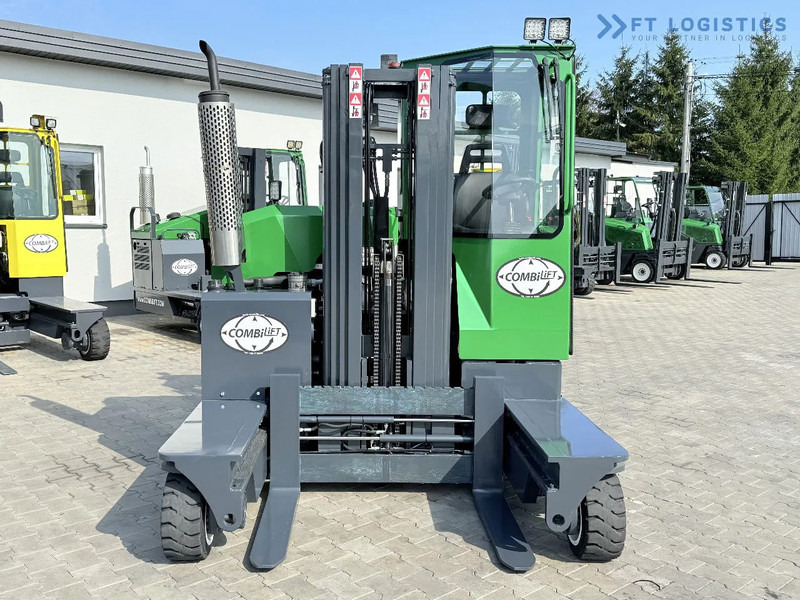 Combilift Combilift C2500 / GAS / TRIPLEX 4900MM / FREE LIFT / ONLY 2446 HOURS / FORK POSITIONER / FULL CABIN / PERFECT CONDITION / Wide r - Чотириходовий річ-трак: фото 4 Combilift Combilift C2500 / GAS / TRIPLEX 4900MM / FREE LIFT / ONLY 2446 HOURS / FORK POSITIONER / FULL CABIN / PERFECT CONDITION / Wide r - Чотириходовий річ-трак: фото 4