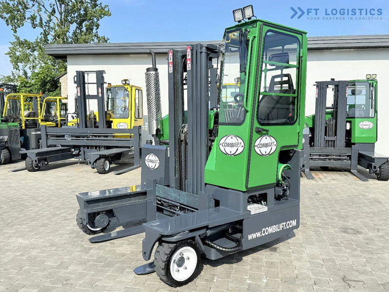 Combilift Combilift C2500 / GAS / TRIPLEX 4900MM / FREE LIFT / ONLY 2446 HOURS / FORK POSITIONER / FULL CABIN / PERFECT CONDITION / Wide r - Чотириходовий річ-трак: фото 2 Combilift Combilift C2500 / GAS / TRIPLEX 4900MM / FREE LIFT / ONLY 2446 HOURS / FORK POSITIONER / FULL CABIN / PERFECT CONDITION / Wide r - Чотириходовий річ-трак: фото 2