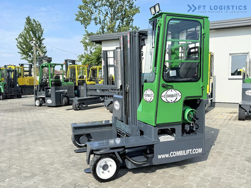 Combilift Combilift C2500 / GAS / TRIPLEX 4900MM / FREE LIFT / ONLY 2446 HOURS / FORK POSITIONER / FULL CABIN / PERFECT CONDITION / Wide r - Чотириходовий річ-трак: фото 3 Combilift Combilift C2500 / GAS / TRIPLEX 4900MM / FREE LIFT / ONLY 2446 HOURS / FORK POSITIONER / FULL CABIN / PERFECT CONDITION / Wide r - Чотириходовий річ-трак: фото 3