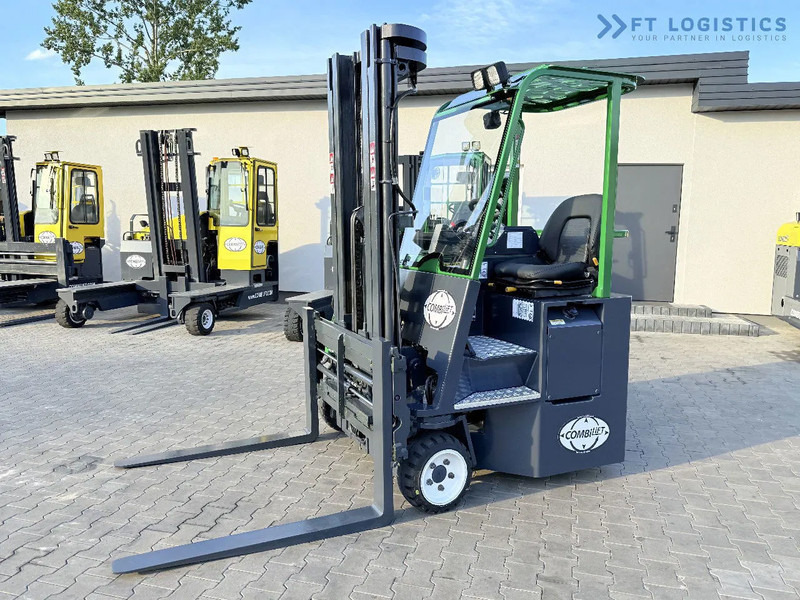 Combilift Combilift C2500CB / TRIPLEX / 5500MM / FREE LIFT / DIESEL / ONLY 3768 MTH / FORK POSITIONER / SIDE SHIFT / NEW TYRES / LIKE NEW - Чотириходовий річ-трак: фото 2 Combilift Combilift C2500CB / TRIPLEX / 5500MM / FREE LIFT / DIESEL / ONLY 3768 MTH / FORK POSITIONER / SIDE SHIFT / NEW TYRES / LIKE NEW - Чотириходовий річ-трак: фото 2