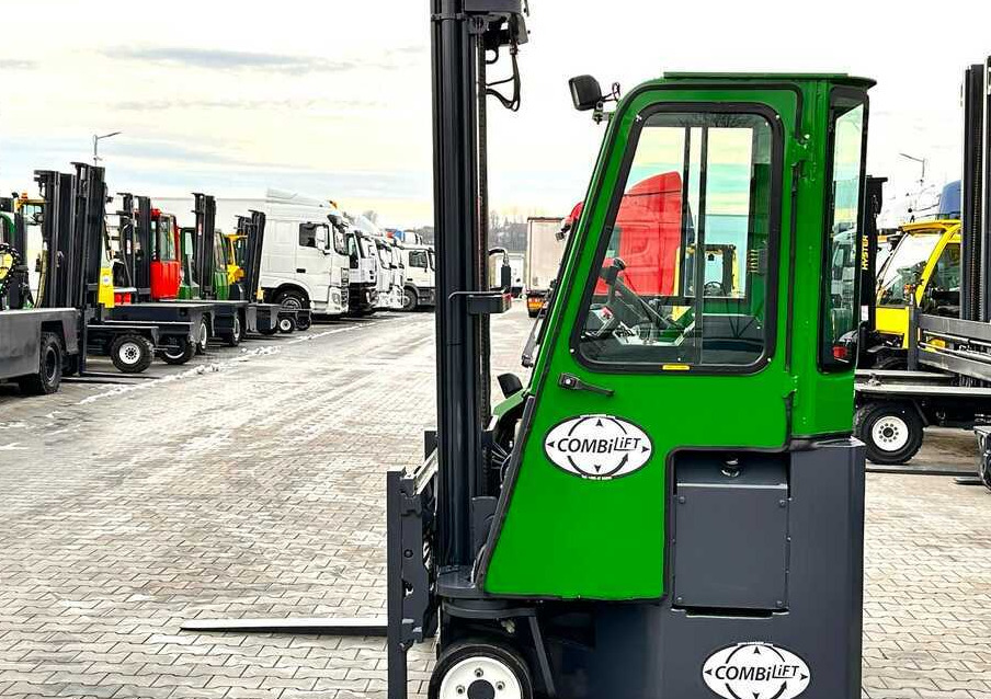 Combilift Combilift C3000CB - DUPLEX 4000mm - Year 2015 - / CABIN - HEATING / ONLY 6546 MTH / EXCELLENT CONDITION / LIKE NEW! - Чотириходовий річ-трак: фото 3 Combilift Combilift C3000CB - DUPLEX 4000mm - Year 2015 - / CABIN - HEATING / ONLY 6546 MTH / EXCELLENT CONDITION / LIKE NEW! - Чотириходовий річ-трак: фото 3