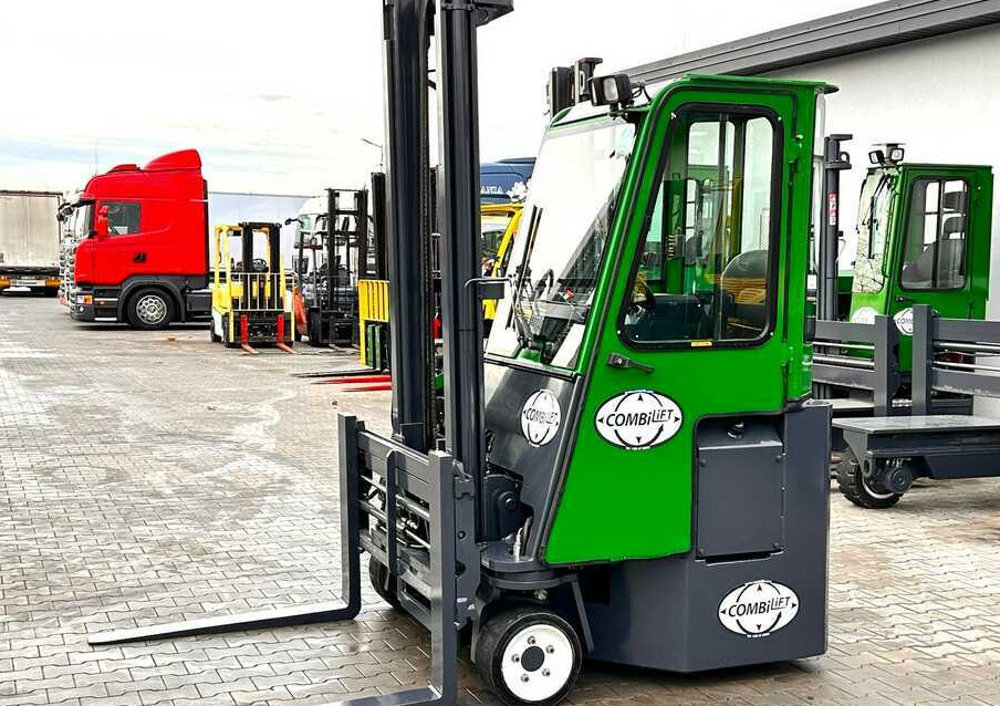 Combilift Combilift C3000CB - DUPLEX 4000mm - Year 2015 - / CABIN - HEATING / ONLY 6546 MTH / EXCELLENT CONDITION / LIKE NEW! - Чотириходовий річ-трак: фото 2 Combilift Combilift C3000CB - DUPLEX 4000mm - Year 2015 - / CABIN - HEATING / ONLY 6546 MTH / EXCELLENT CONDITION / LIKE NEW! - Чотириходовий річ-трак: фото 2