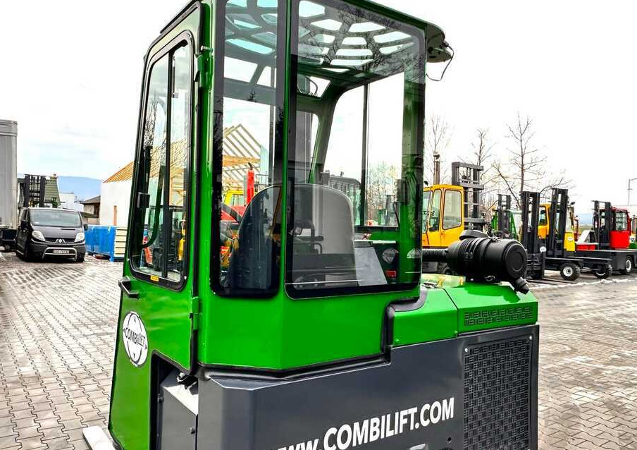 Combilift Combilift C3000CB - DUPLEX 4000mm - Year 2015 - / CABIN - HEATING / ONLY 6546 MTH / EXCELLENT CONDITION / LIKE NEW! - Чотириходовий річ-трак: фото 5 Combilift Combilift C3000CB - DUPLEX 4000mm - Year 2015 - / CABIN - HEATING / ONLY 6546 MTH / EXCELLENT CONDITION / LIKE NEW! - Чотириходовий річ-трак: фото 5