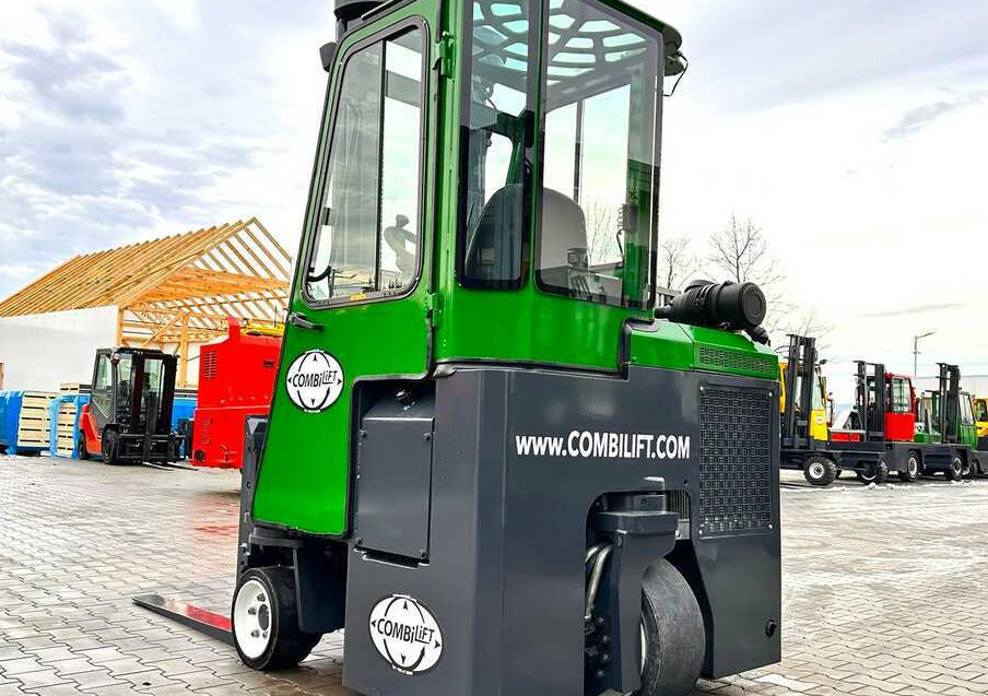 Combilift Combilift C3000CB - DUPLEX 4000mm - Year 2015 - / CABIN - HEATING / ONLY 6546 MTH / EXCELLENT CONDITION / LIKE NEW! - Чотириходовий річ-трак: фото 5 Combilift Combilift C3000CB - DUPLEX 4000mm - Year 2015 - / CABIN - HEATING / ONLY 6546 MTH / EXCELLENT CONDITION / LIKE NEW! - Чотириходовий річ-трак: фото 5