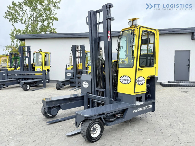 Combilift Combilift FOUR-WAY / MULTI-DIRECTIONAL FORKLIFT C4000 / GAS / DUPLEX 4600MM / ONLY 5614 OPERATING HOURS / FORK POSITIONER / FULL - Чотириходовий річ-трак: фото 1 Combilift Combilift FOUR-WAY / MULTI-DIRECTIONAL FORKLIFT C4000 / GAS / DUPLEX 4600MM / ONLY 5614 OPERATING HOURS / FORK POSITIONER / FULL - Чотириходовий річ-трак: фото 1