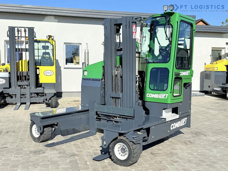 Combilift Combilift FOUR-WAY MULTIDIRECTIONAL FORKLIFT C4500 / DIESEL / TRIPLEX 4900MM / ONLY 4854 HOURS / FORK POSITIONER / FULL CABIN – - Чотириходовий річ-трак: фото 4 Combilift Combilift FOUR-WAY MULTIDIRECTIONAL FORKLIFT C4500 / DIESEL / TRIPLEX 4900MM / ONLY 4854 HOURS / FORK POSITIONER / FULL CABIN – - Чотириходовий річ-трак: фото 4