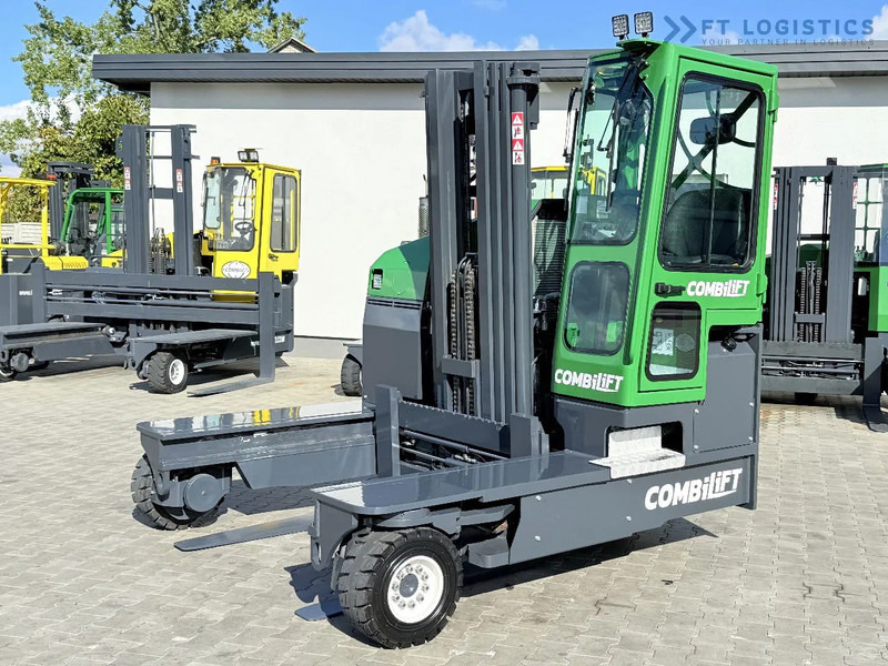 Combilift FOUR-WAY / MULTI-DIRECTIONAL FORKLIFT C4500 / DIESEL / TRIPLEX 4900MM / ONLY 4160 WORKING HOURS / FORK POSITIONER / FULL CABIN W - Чотириходовий річ-трак: фото 1 Combilift FOUR-WAY / MULTI-DIRECTIONAL FORKLIFT C4500 / DIESEL / TRIPLEX 4900MM / ONLY 4160 WORKING HOURS / FORK POSITIONER / FULL CABIN W - Чотириходовий річ-трак: фото 1