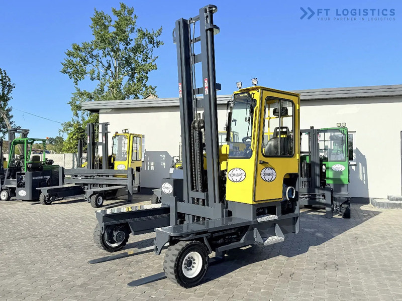 Combilift FOUR-WAY MULTIDIRECTIONAL FORKLIFT C5000 / GAS / TRIPLEX 6000MM / ONLY 4263 HOURS / FORK POSITIONER / EXCELLENT CONDITION / Wide - Чотириходовий річ-трак: фото 2 Combilift FOUR-WAY MULTIDIRECTIONAL FORKLIFT C5000 / GAS / TRIPLEX 6000MM / ONLY 4263 HOURS / FORK POSITIONER / EXCELLENT CONDITION / Wide - Чотириходовий річ-трак: фото 2