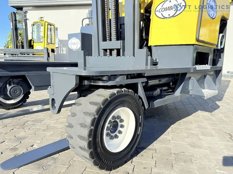 Combilift FOUR-WAY MULTIDIRECTIONAL FORKLIFT C5000 / GAS / TRIPLEX 6000MM / ONLY 4263 HOURS / FORK POSITIONER / EXCELLENT CONDITION / Wide - Чотириходовий річ-трак: фото 4 Combilift FOUR-WAY MULTIDIRECTIONAL FORKLIFT C5000 / GAS / TRIPLEX 6000MM / ONLY 4263 HOURS / FORK POSITIONER / EXCELLENT CONDITION / Wide - Чотириходовий річ-трак: фото 4