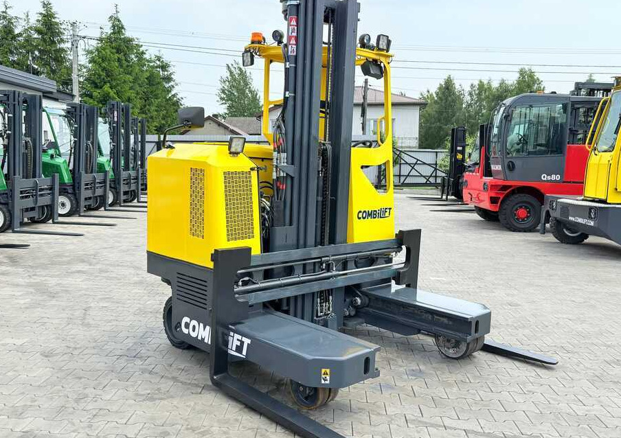 Combilift MR / ELECTRIC / TRIPLEX – 6000MM / FULL FREE LIFT / WIDE POSITIONER / FORK SIDESHIFT / ONLY 1400 HOURS / LIKE NEW - Чотириходовий річ-трак: фото 5 Combilift MR / ELECTRIC / TRIPLEX – 6000MM / FULL FREE LIFT / WIDE POSITIONER / FORK SIDESHIFT / ONLY 1400 HOURS / LIKE NEW - Чотириходовий річ-трак: фото 5