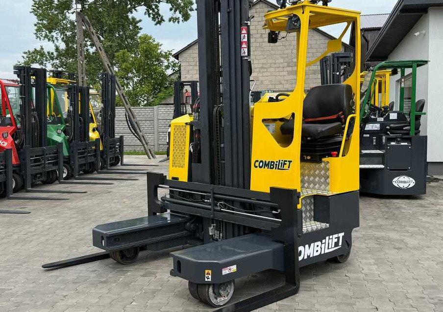 Combilift MR / ELECTRIC / TRIPLEX – 6000MM / FULL FREE LIFT / WIDE POSITIONER / FORK SIDESHIFT / ONLY 1400 HOURS / LIKE NEW - Чотириходовий річ-трак: фото 1 Combilift MR / ELECTRIC / TRIPLEX – 6000MM / FULL FREE LIFT / WIDE POSITIONER / FORK SIDESHIFT / ONLY 1400 HOURS / LIKE NEW - Чотириходовий річ-трак: фото 1