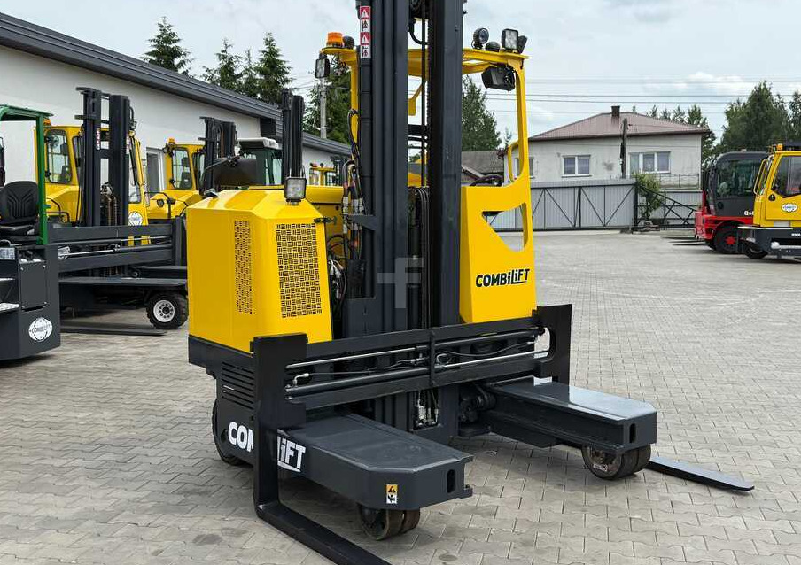 Combilift MR / ELECTRIC / TRIPLEX – 6000MM / FULL FREE LIFT / WIDE POSITIONER / FORK SIDESHIFT / ONLY 1400 HOURS / LIKE NEW - Чотириходовий річ-трак: фото 3 Combilift MR / ELECTRIC / TRIPLEX – 6000MM / FULL FREE LIFT / WIDE POSITIONER / FORK SIDESHIFT / ONLY 1400 HOURS / LIKE NEW - Чотириходовий річ-трак: фото 3