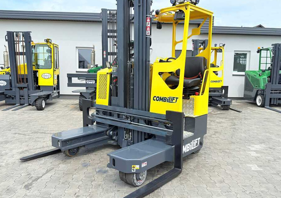 Combilift MR / ELECTRIC / TRIPLEX – 6000MM / FULL FREE LIFT / WIDE POSITIONER / FORK SIDESHIFT / ONLY 1400 HOURS / LIKE NEW - Чотириходовий річ-трак: фото 2 Combilift MR / ELECTRIC / TRIPLEX – 6000MM / FULL FREE LIFT / WIDE POSITIONER / FORK SIDESHIFT / ONLY 1400 HOURS / LIKE NEW - Чотириходовий річ-трак: фото 2