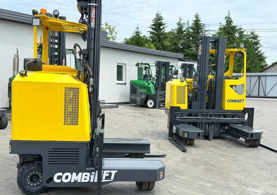 Combilift MR / ELECTRIC / TRIPLEX – 6000MM / FULL FREE LIFT / WIDE POSITIONER / FORK SIDESHIFT / ONLY 1400 HOURS / LIKE NEW - Чотириходовий річ-трак: фото 4 Combilift MR / ELECTRIC / TRIPLEX – 6000MM / FULL FREE LIFT / WIDE POSITIONER / FORK SIDESHIFT / ONLY 1400 HOURS / LIKE NEW - Чотириходовий річ-трак: фото 4