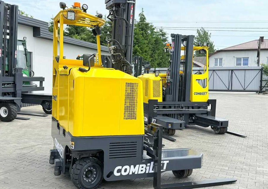 Combilift MR / ELECTRIC / TRIPLEX – 6000MM / FULL FREE LIFT / WIDE POSITIONER / FORK SIDESHIFT / ONLY 1400 HOURS / LIKE NEW - Чотириходовий річ-трак: фото 5 Combilift MR / ELECTRIC / TRIPLEX – 6000MM / FULL FREE LIFT / WIDE POSITIONER / FORK SIDESHIFT / ONLY 1400 HOURS / LIKE NEW - Чотириходовий річ-трак: фото 5