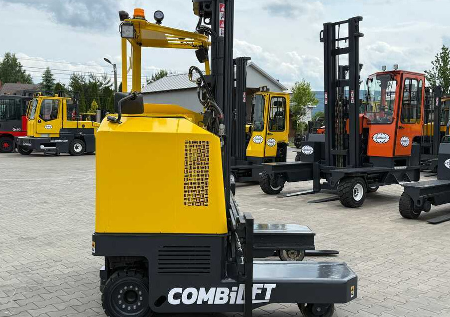 Combilift MR / ELECTRIC / TRIPLEX – 6000MM / FULL FREE LIFT / WIDE POSITIONER / FORK SIDESHIFT / ONLY 1400 HOURS / LIKE NEW - Чотириходовий річ-трак: фото 4 Combilift MR / ELECTRIC / TRIPLEX – 6000MM / FULL FREE LIFT / WIDE POSITIONER / FORK SIDESHIFT / ONLY 1400 HOURS / LIKE NEW - Чотириходовий річ-трак: фото 4