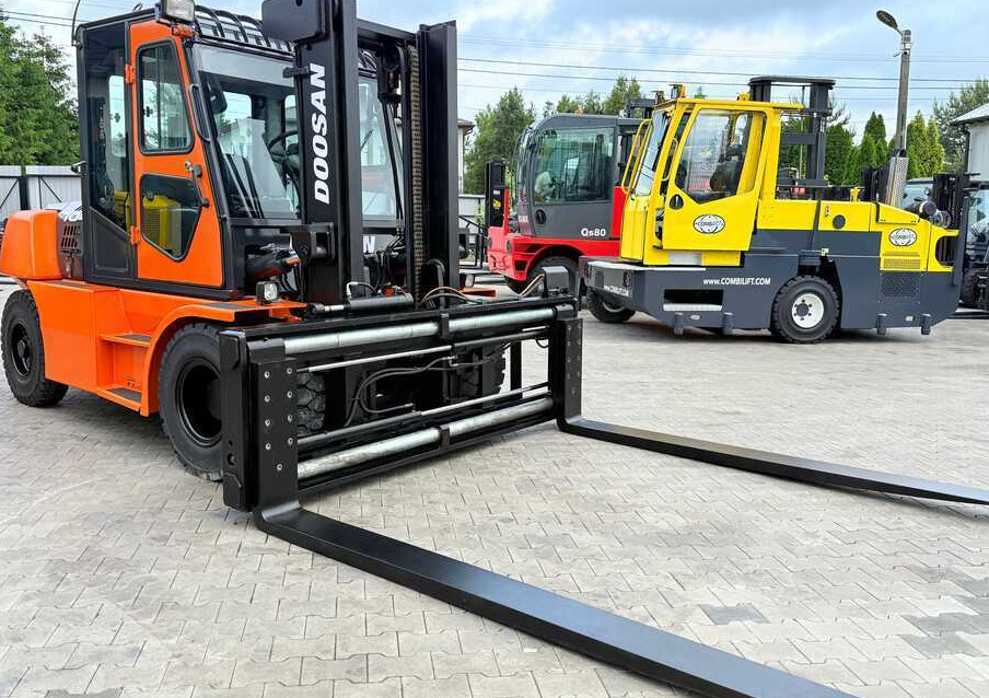 Doosan DOOSAN / DUPLEX 3000MM / SIDE SHIFT / FORK POSITIONER / 2500MM FORKS / 7000KG / CABIN / LIKE NEW - Дизельний навантажувач: фото 3 Doosan DOOSAN / DUPLEX 3000MM / SIDE SHIFT / FORK POSITIONER / 2500MM FORKS / 7000KG / CABIN / LIKE NEW - Дизельний навантажувач: фото 3
