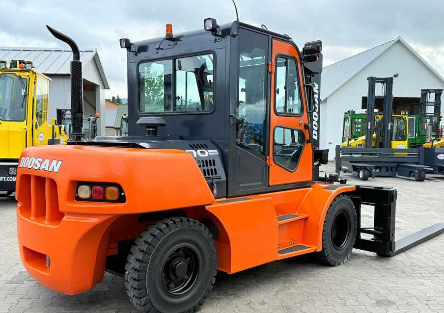Doosan DOOSAN / DUPLEX 3000MM / SIDE SHIFT / FORK POSITIONER / 2500MM FORKS / 7000KG / CABIN / LIKE NEW - Дизельний навантажувач: фото 5 Doosan DOOSAN / DUPLEX 3000MM / SIDE SHIFT / FORK POSITIONER / 2500MM FORKS / 7000KG / CABIN / LIKE NEW - Дизельний навантажувач: фото 5