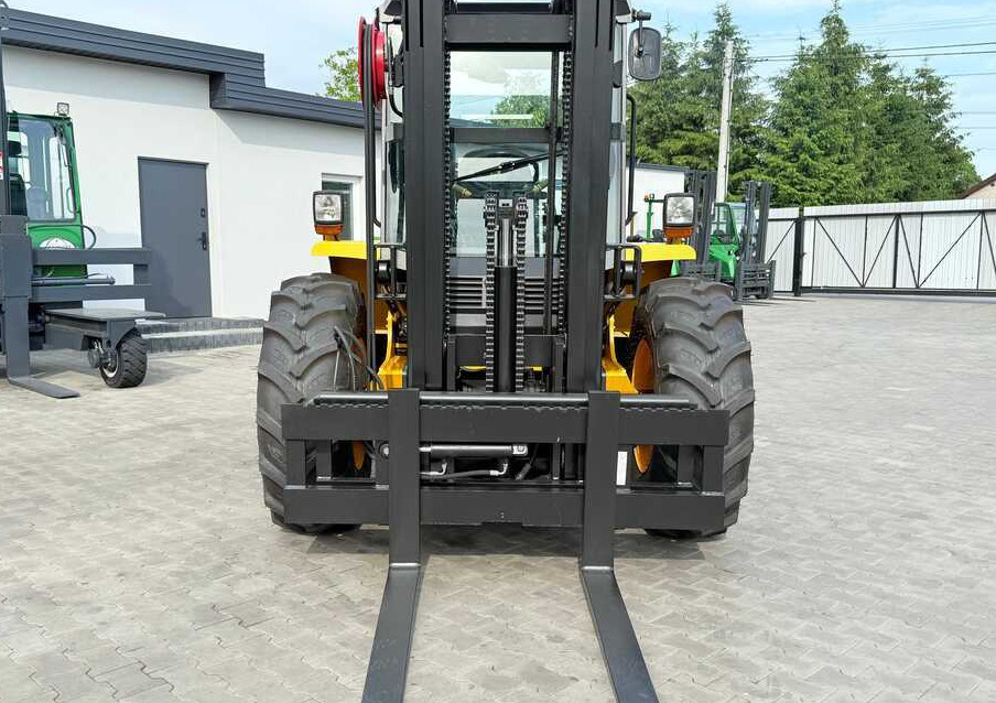 JCB 940 / DIESEL / TRIPLEX 4500MM / FORK POSITIONER / FORK SIDESHIFT / 4T / NEW TYRES / LIKE NEW - Навантажувач підвищеної прохідності: фото 4 JCB 940 / DIESEL / TRIPLEX 4500MM / FORK POSITIONER / FORK SIDESHIFT / 4T / NEW TYRES / LIKE NEW - Навантажувач підвищеної прохідності: фото 4