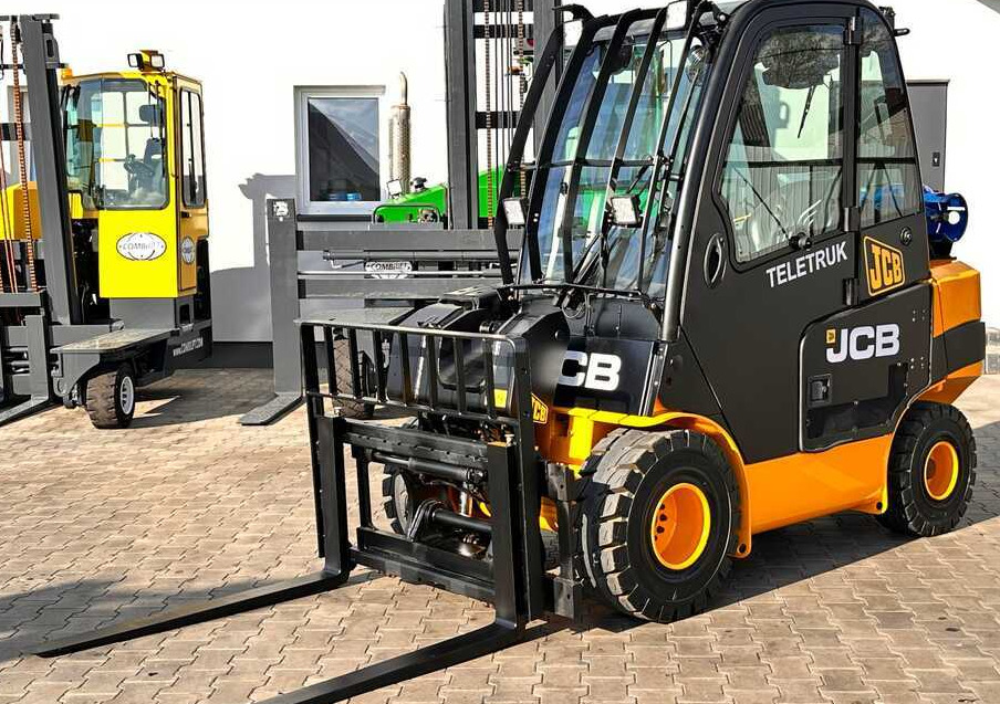 JCB TLT30G / GAS / 4100MM / FULL CABIN / FORK POSITIONER / LIKE NEW - Навантажувач телескопічний: фото 2 JCB TLT30G / GAS / 4100MM / FULL CABIN / FORK POSITIONER / LIKE NEW - Навантажувач телескопічний: фото 2