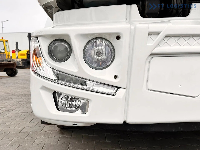 Renault Midlum 250 Renault D 250 / AUTOMATIC / 4X2 / 18 PALLETS / TAIL LIFT / SIDE BOARDS / curtainsider truck - Тентована вантажівка: фото 4 Renault Midlum 250 Renault D 250 / AUTOMATIC / 4X2 / 18 PALLETS / TAIL LIFT / SIDE BOARDS / curtainsider truck - Тентована вантажівка: фото 4